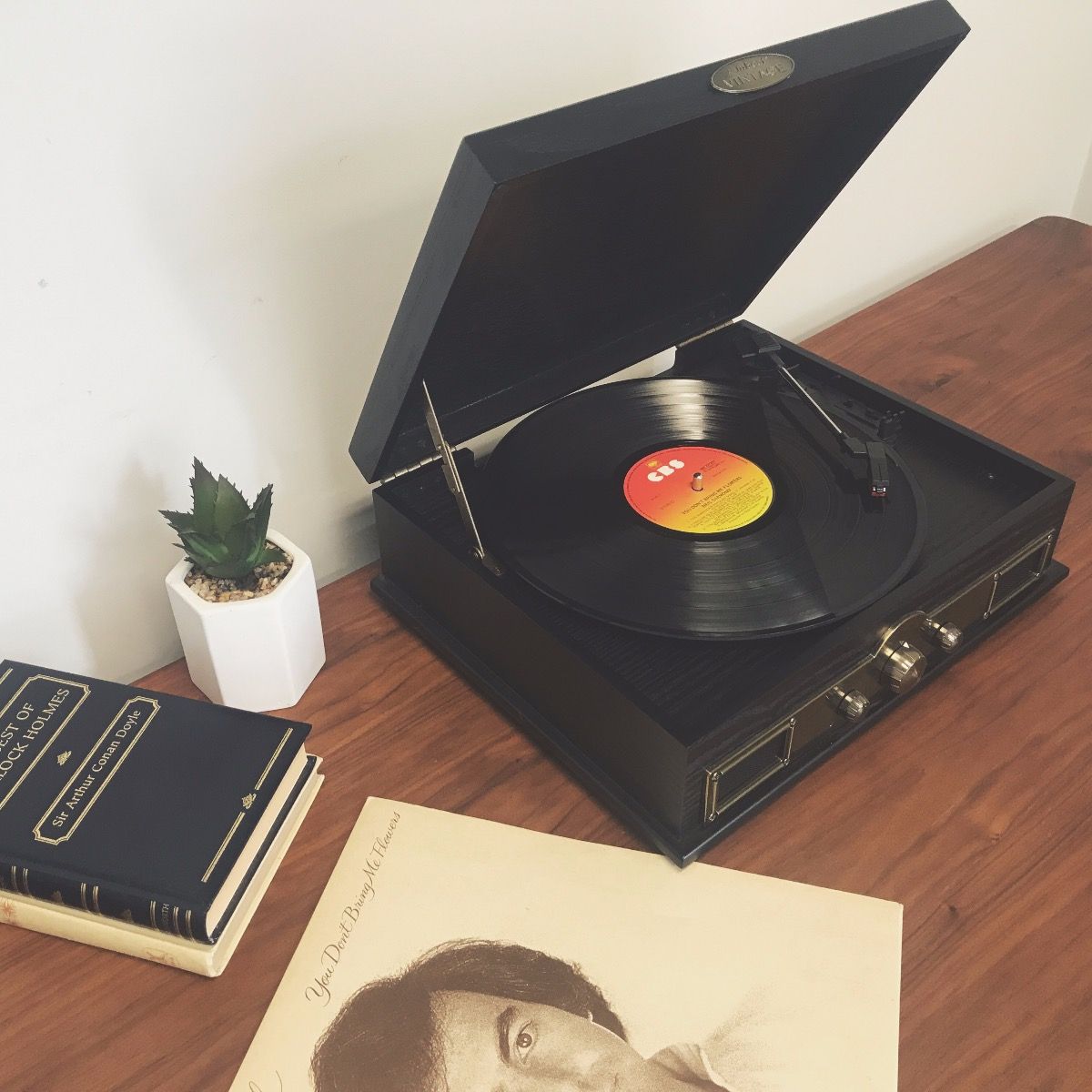 mbeat Vintage Wood Turntable with Bluetooth Speaker, AM/FM Radio